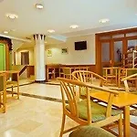 Club Hotel